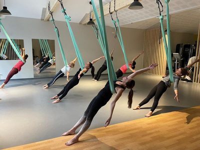 FLY YOGA OU YOGA AERIEN